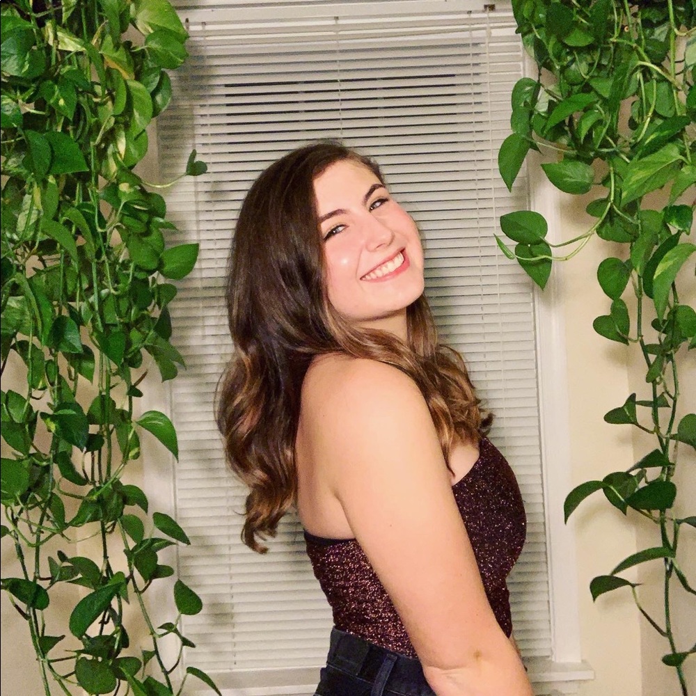 Meet your Posher, Ava